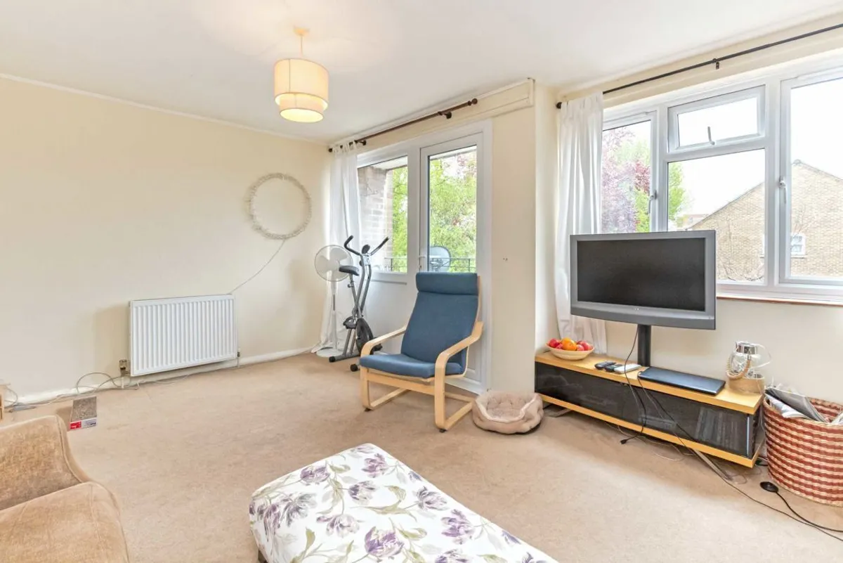 Flat Acre Road in Greater London