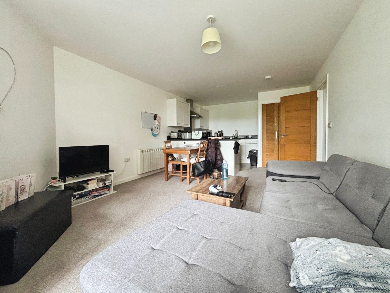 Flat Bentham Close in Swindon