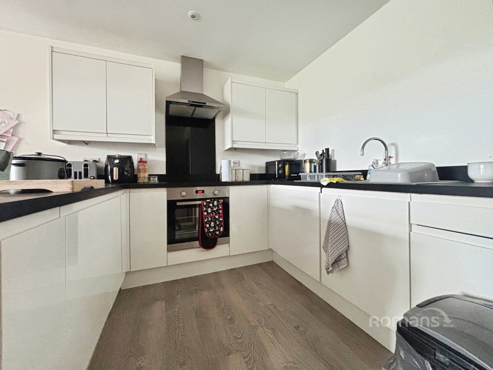 Flat Bentham Close in Swindon