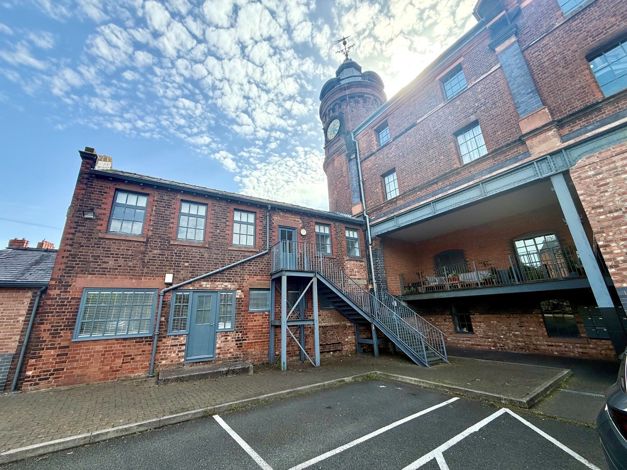Flat Wilderspool Causeway in Warrington