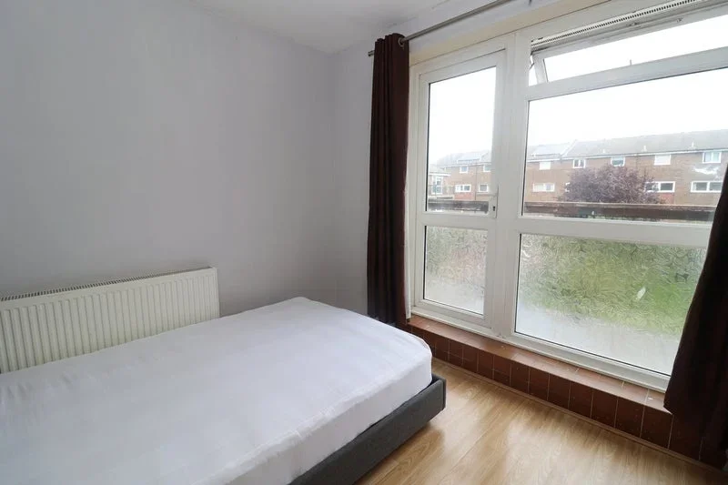 Room Capstan Square in Greater London