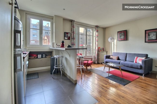 Flat Rue Pierre Mille in Paris