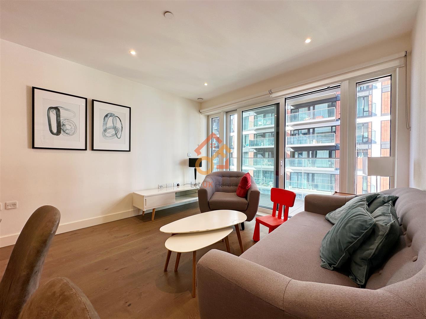 Flat Duke of Wellington Avenue in Greater London