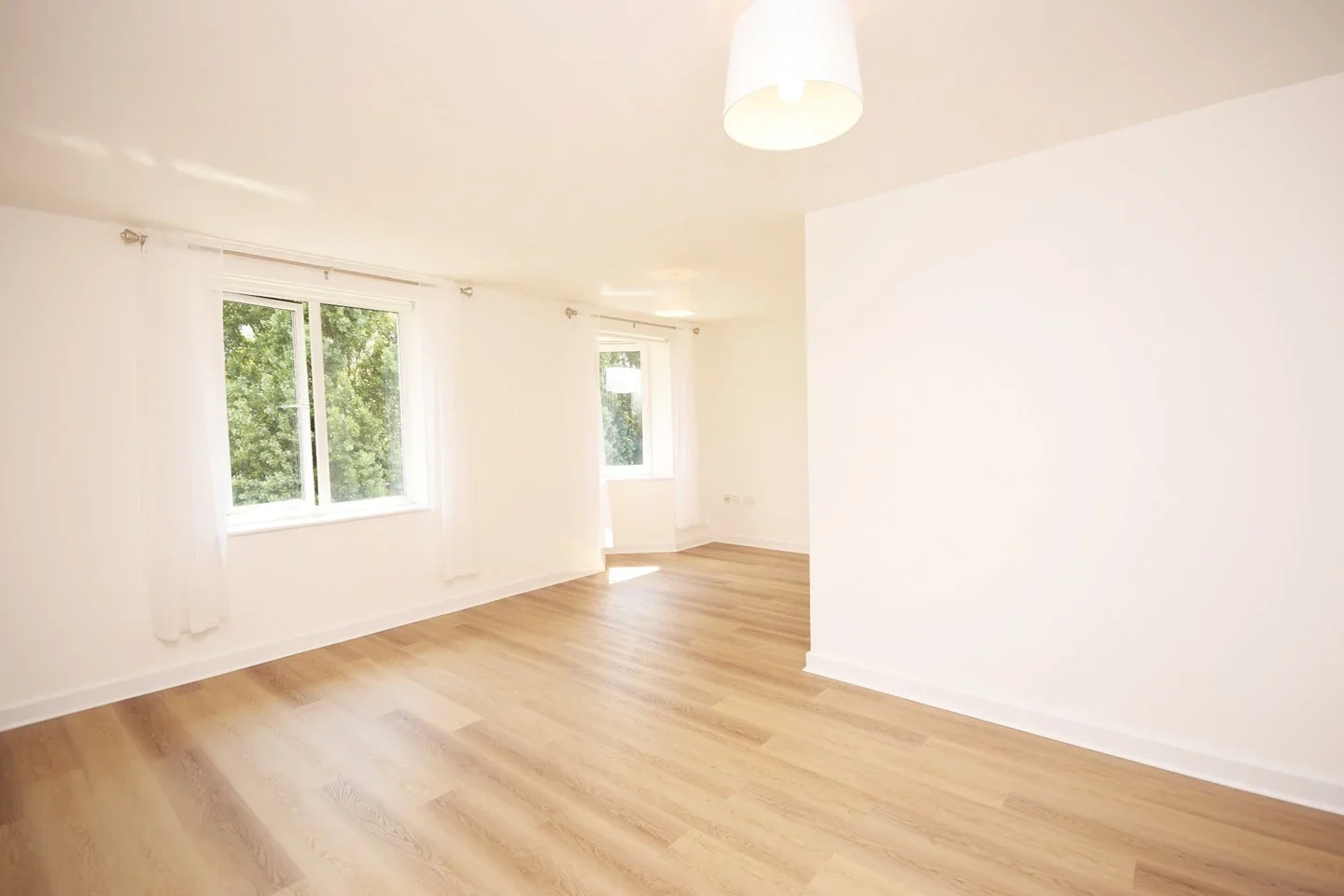 Flat Strand Drive in Greater London