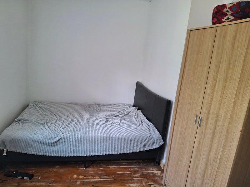 Room Platt Lane in Manchester