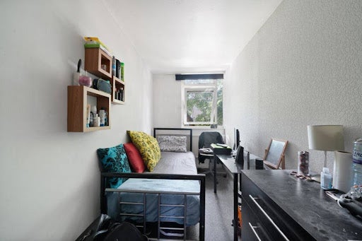 Room Chippenham Road in City of Westminster