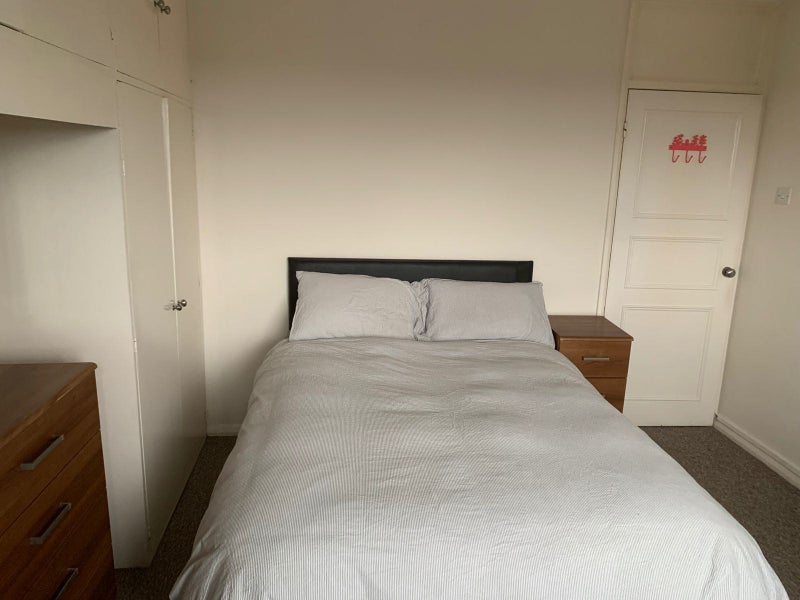 Room Lancaster Court in Greater London