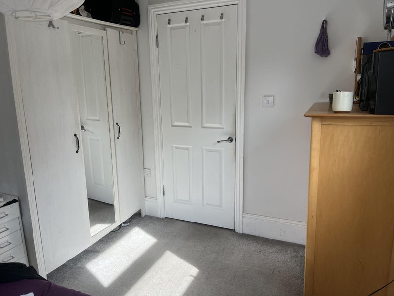 Room Palmerston Road in Greater London