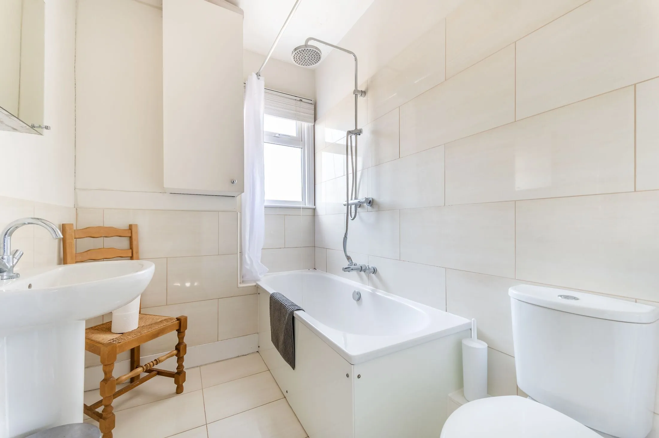 Flat Worslade Road in Greater London
