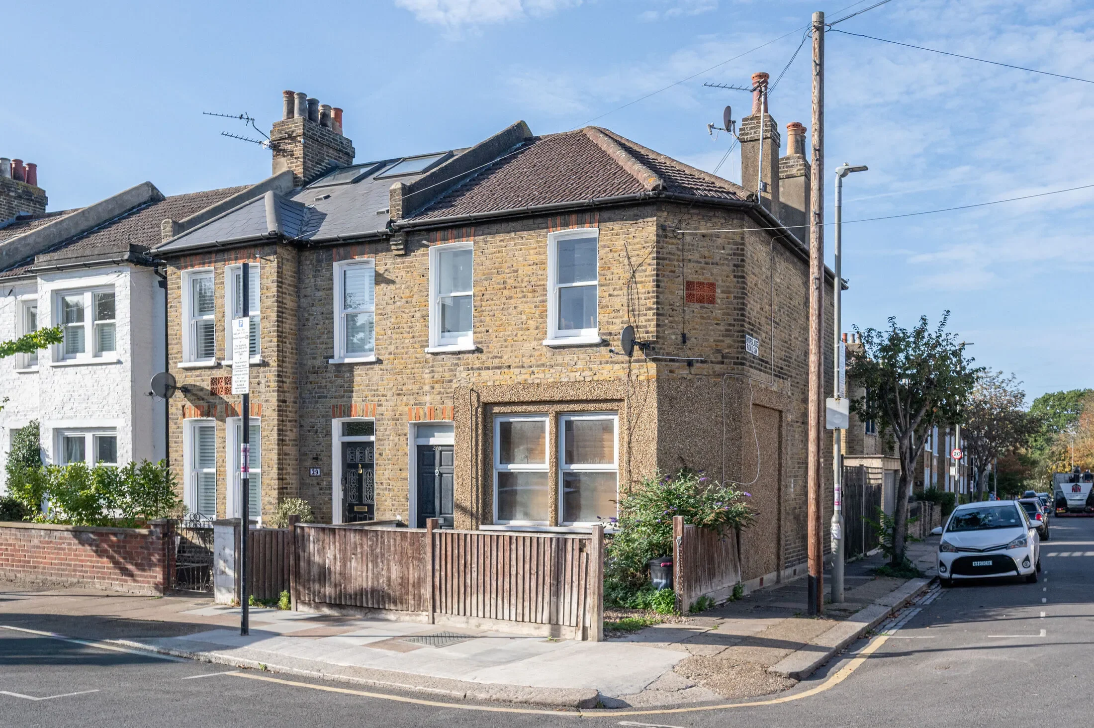 Flat Worslade Road in Greater London