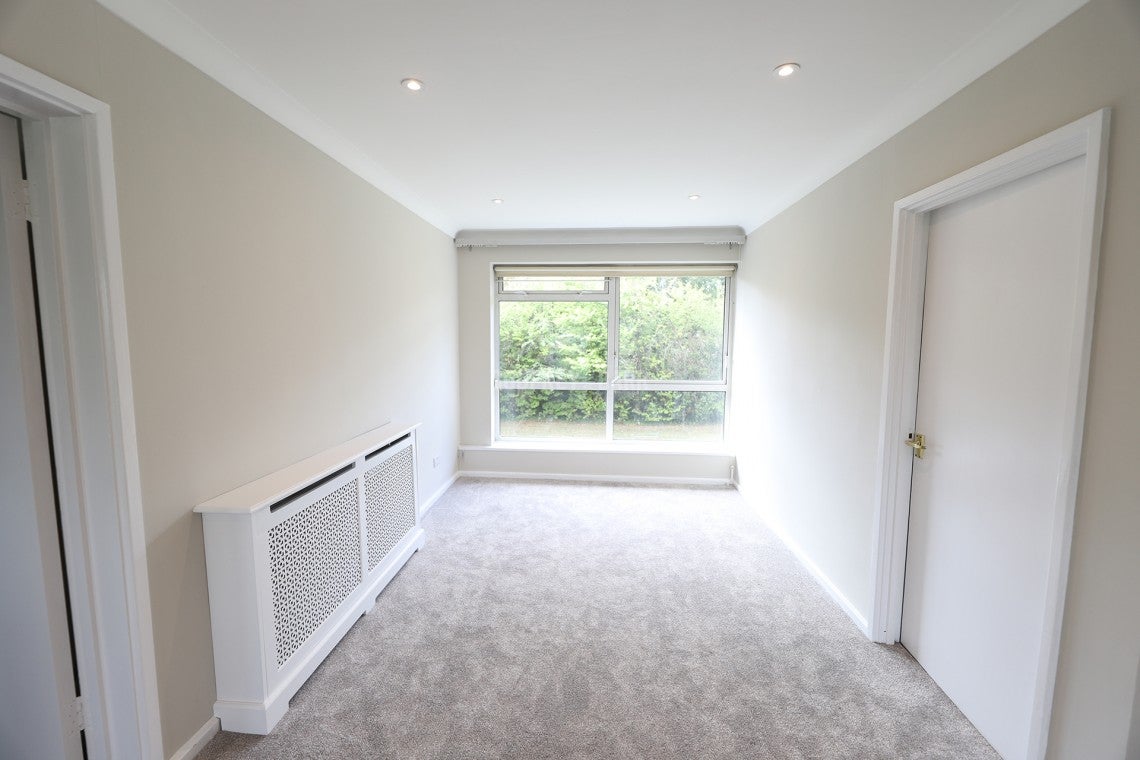 Flat Maya Road in Greater London