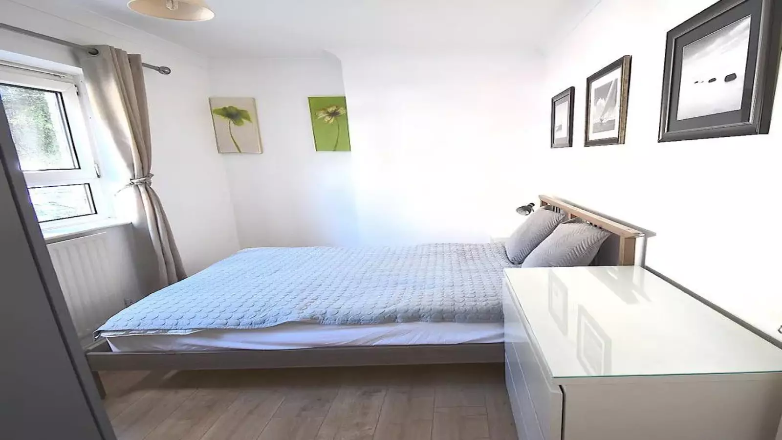 Room Macroom Road in City of Westminster