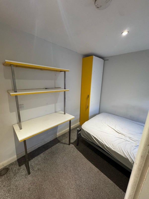 Room Falmouth Street in Middlesbrough