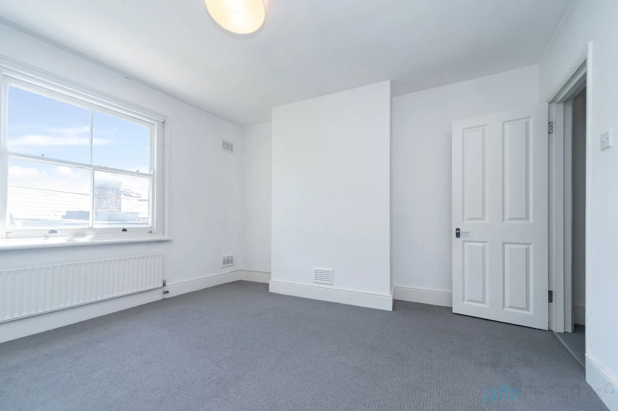 Flat Pandora Road in Greater London
