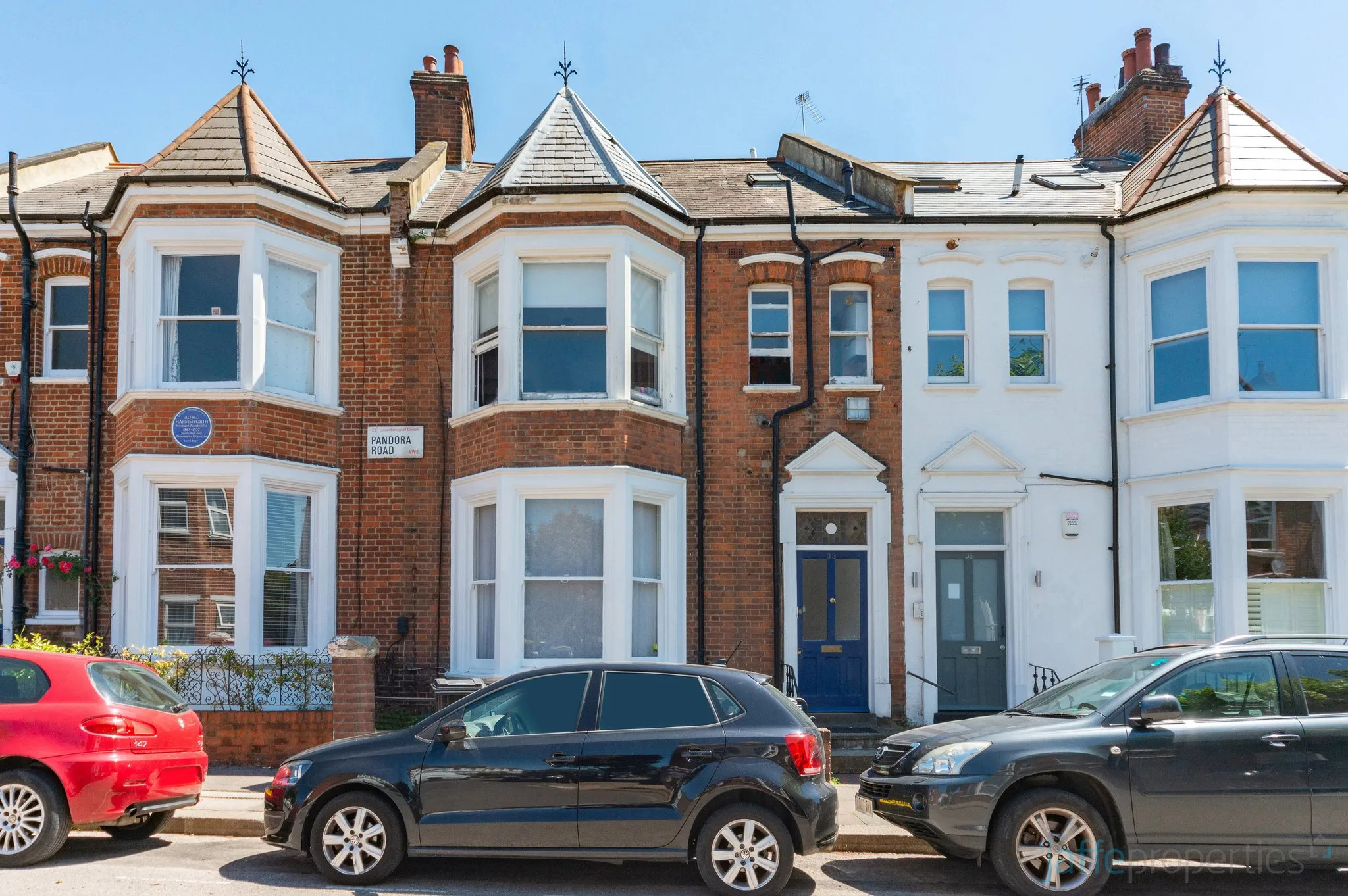 Flat Pandora Road in Greater London