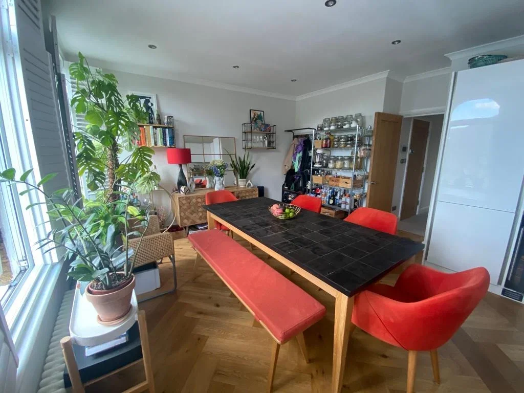 Flat Crofton Road in Greater London