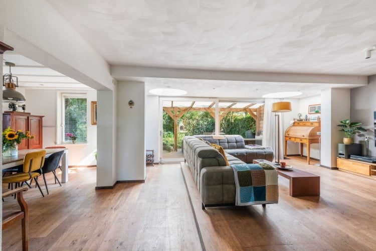 Hoekwoning te koop: Hazelaarstraat 14, Vianen