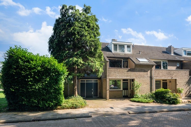 Hoekwoning te koop: Hazelaarstraat 14, Vianen