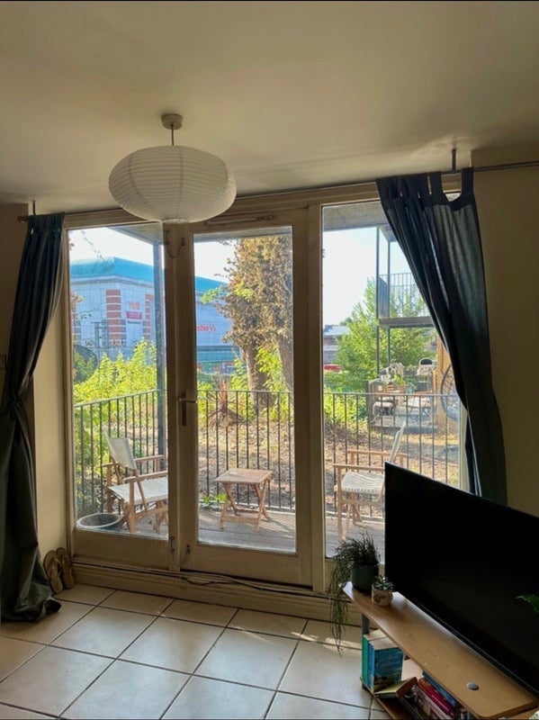 Room Rosemont Road in Greater London