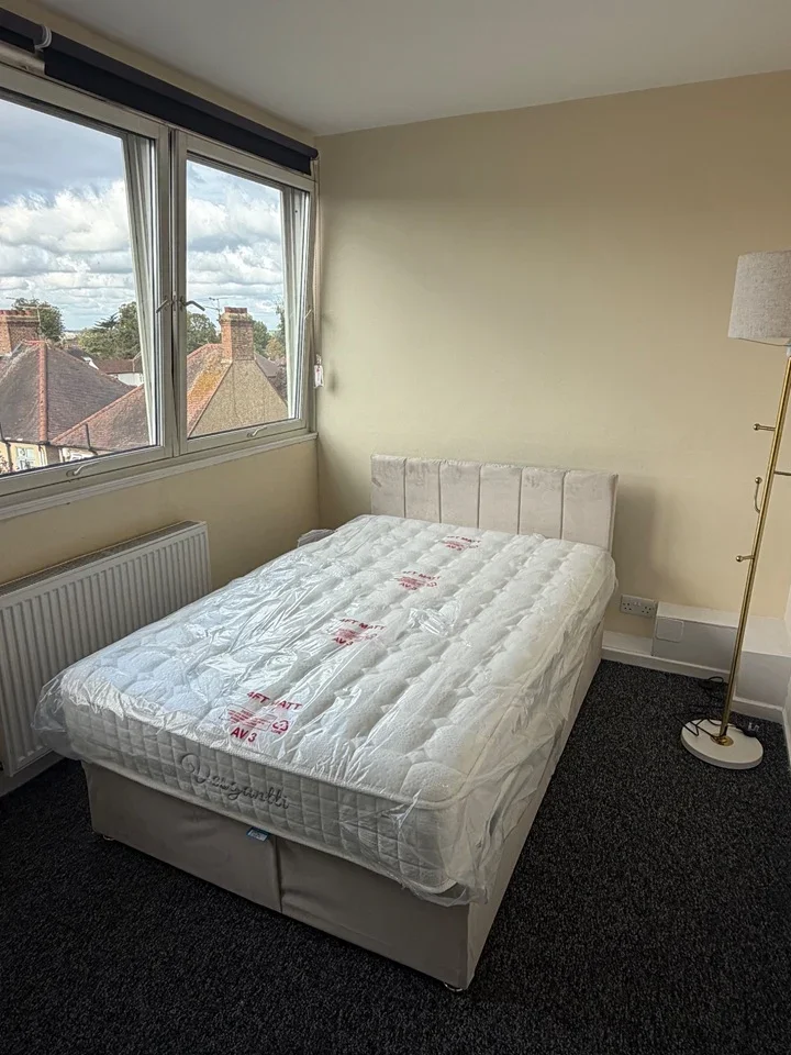 Room Fortrose Gardens in Greater London