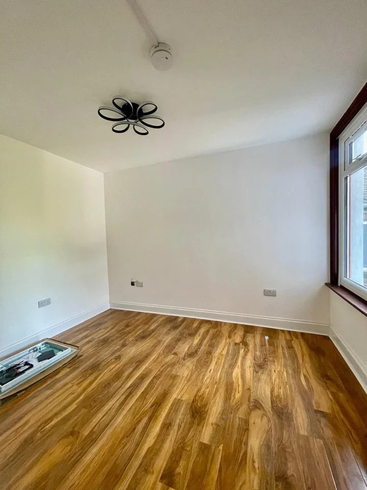 House Ashlin Road in Greater London