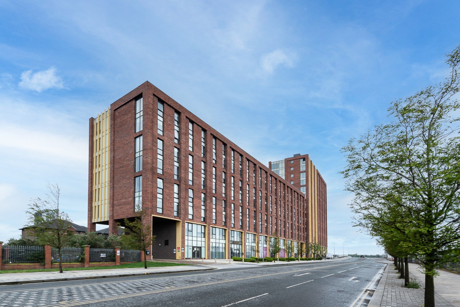 Flat Jesse Hartley Way in Liverpool