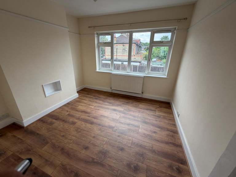 Flat Brunswick Way in Greater London