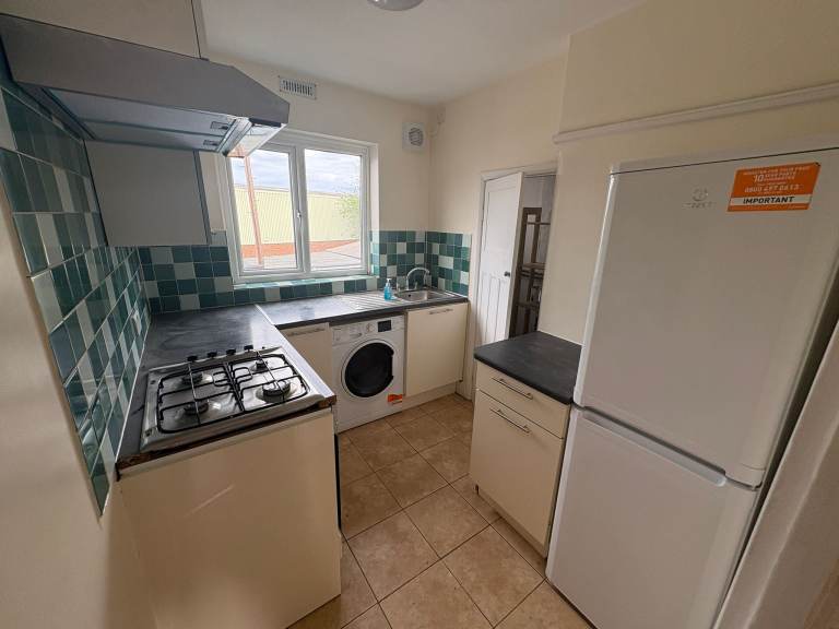 Flat Brunswick Way in Greater London
