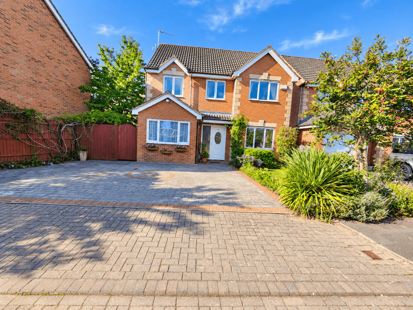 House Kings Park Drive in Coventry