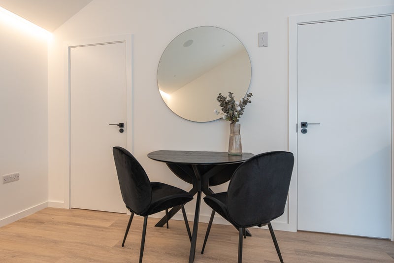 Room Beulah Walk in Woldingham
