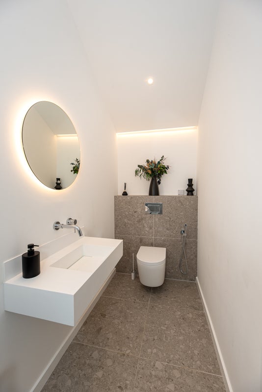 Room Beulah Walk in Woldingham