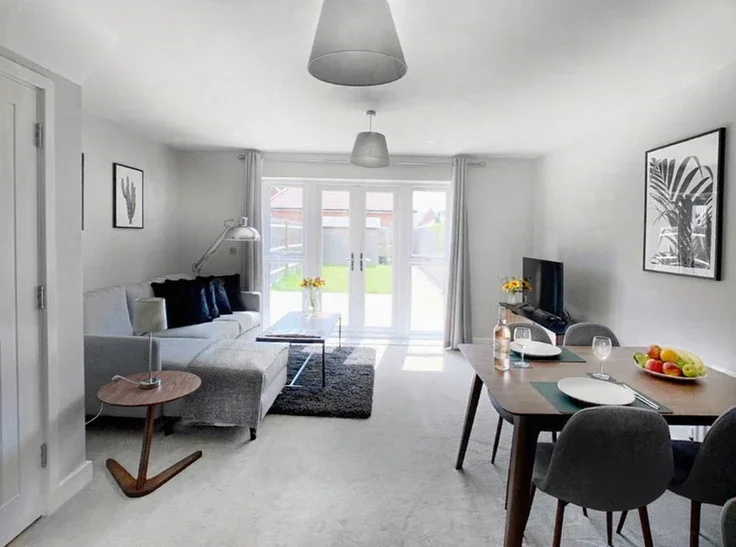 House Chambers Way in Wokingham