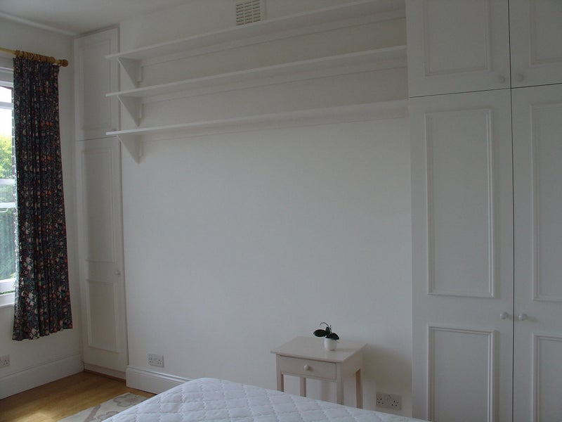 Room Clapton Square in Greater London