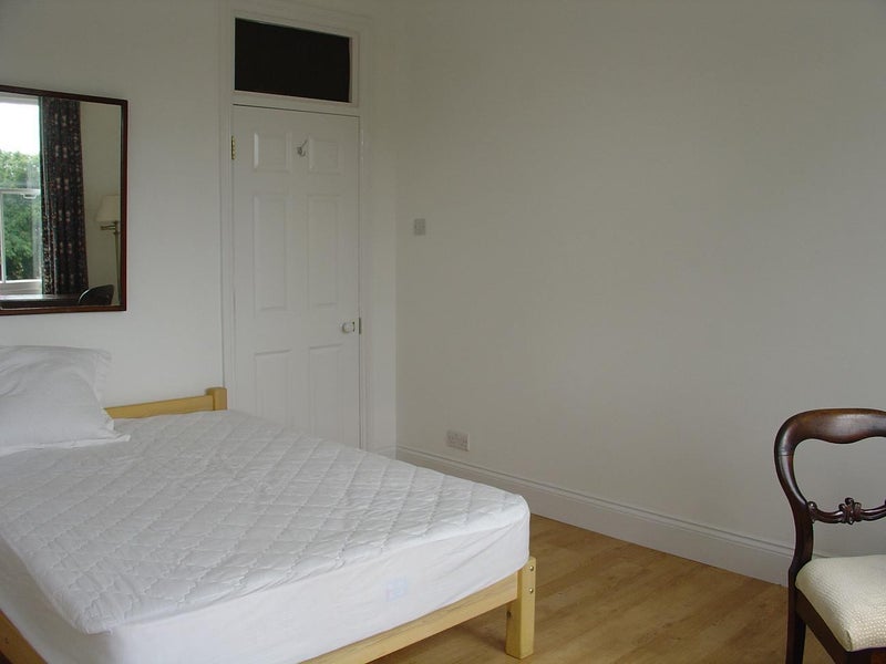 Room Clapton Square in Greater London