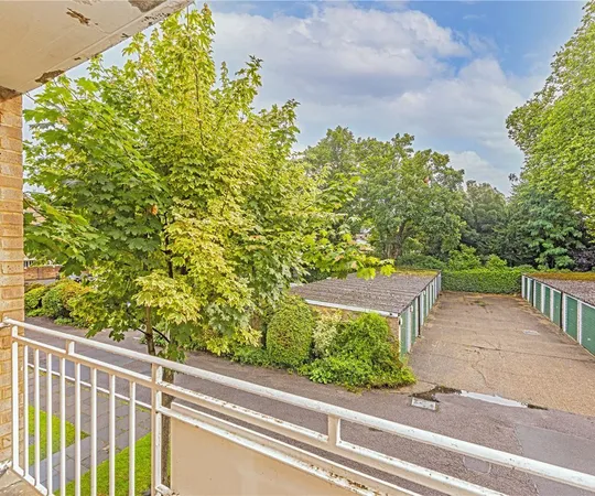 Flat Elton Close in Greater London
