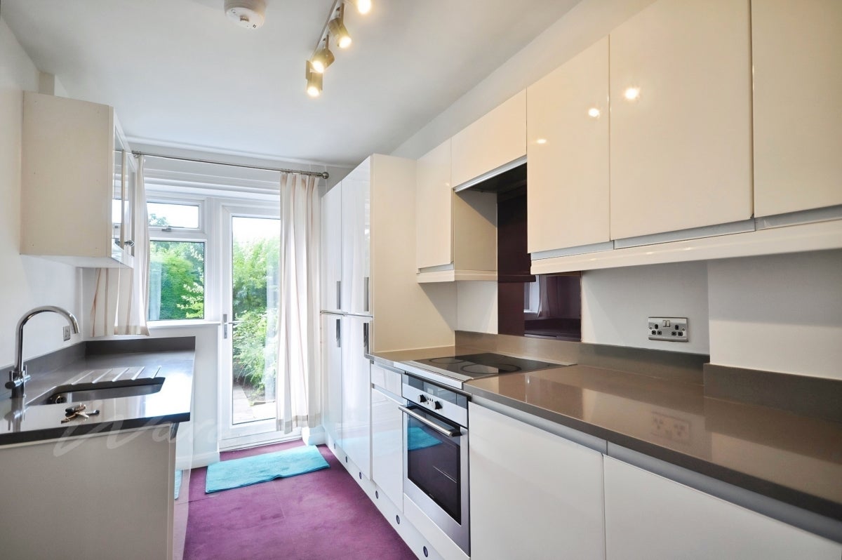 Flat St James' Road in Tunbridge Wells