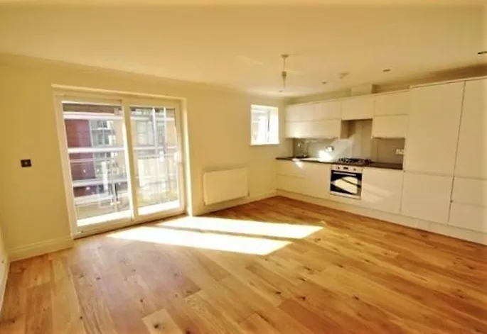 Flat Whippendell Road in Watford