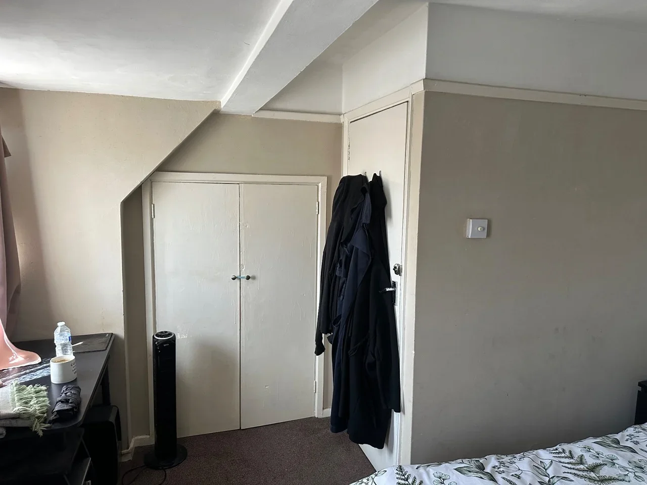 Room Violet Avenue in Greater London