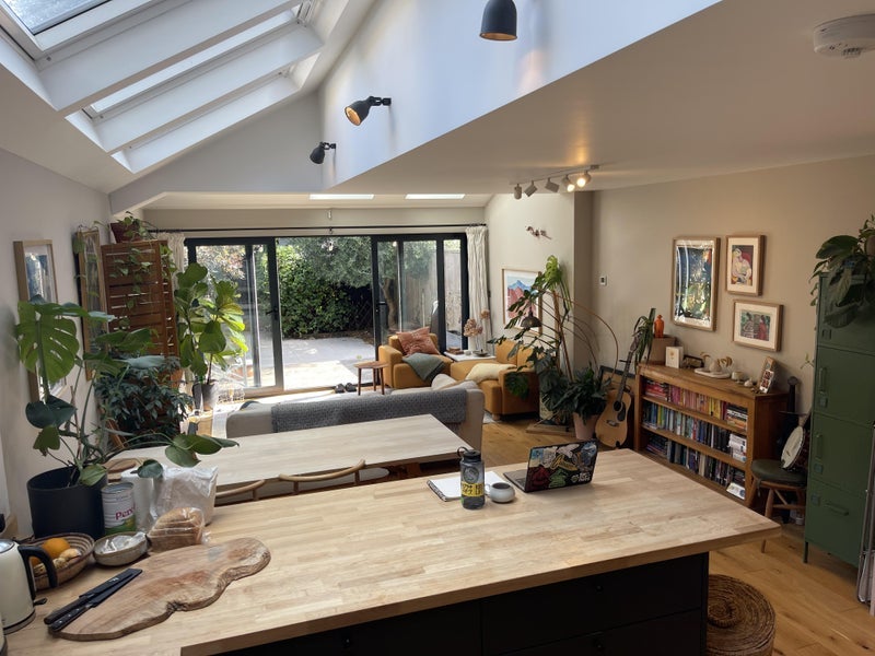 Room Kirkwood Road in Greater London