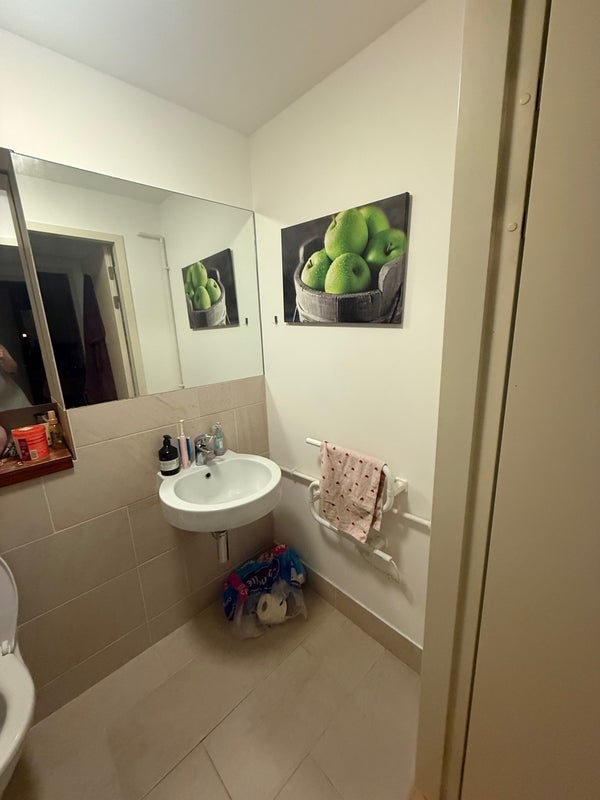 Flat Clapham Road in Greater London