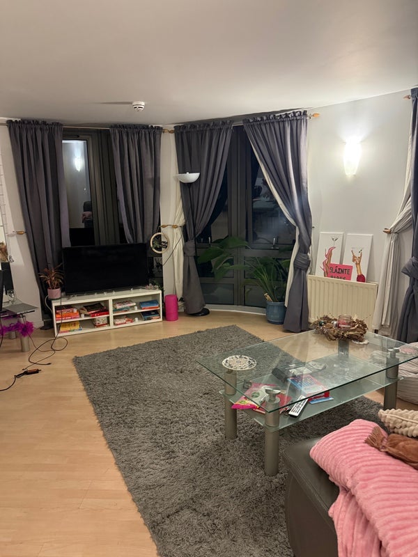 Flat Clapham Road in Greater London