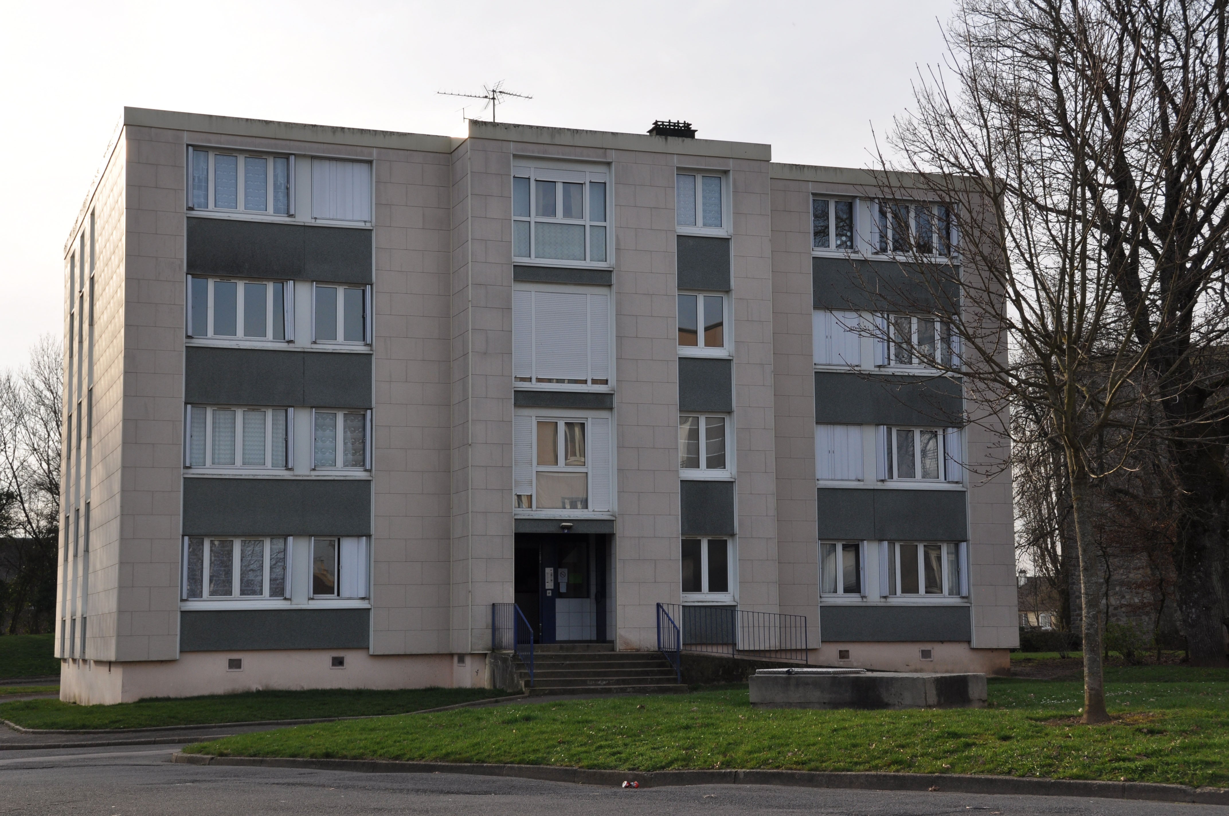 Flat D 270 in Magny le Desert
