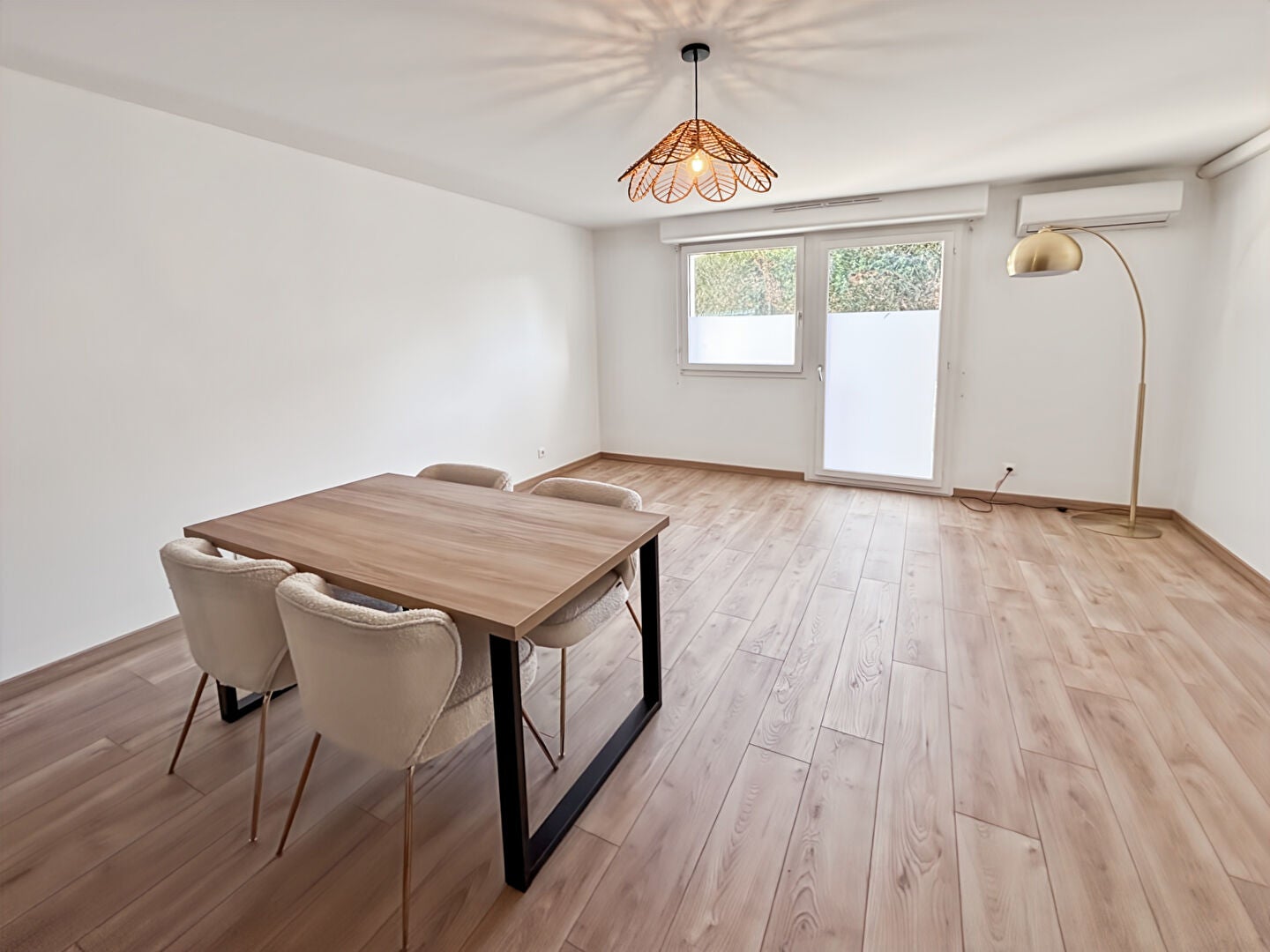 Flat Rue des Hautes Chatries in Mennecy