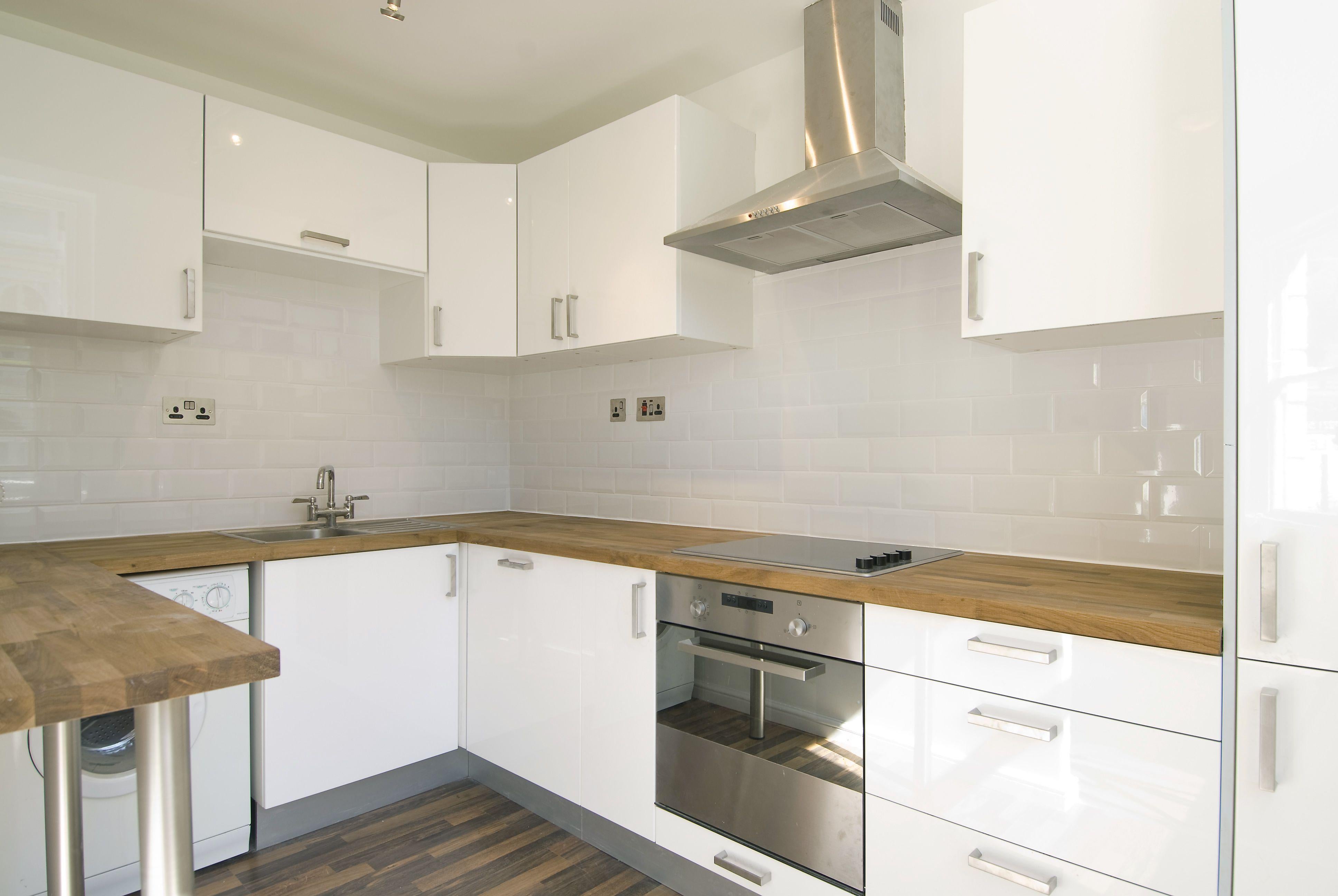 Flat Chesterton Road in Greater London