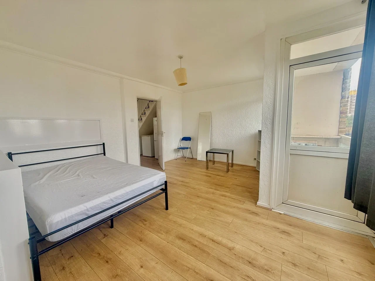 Flat Bancroft Road in Greater London