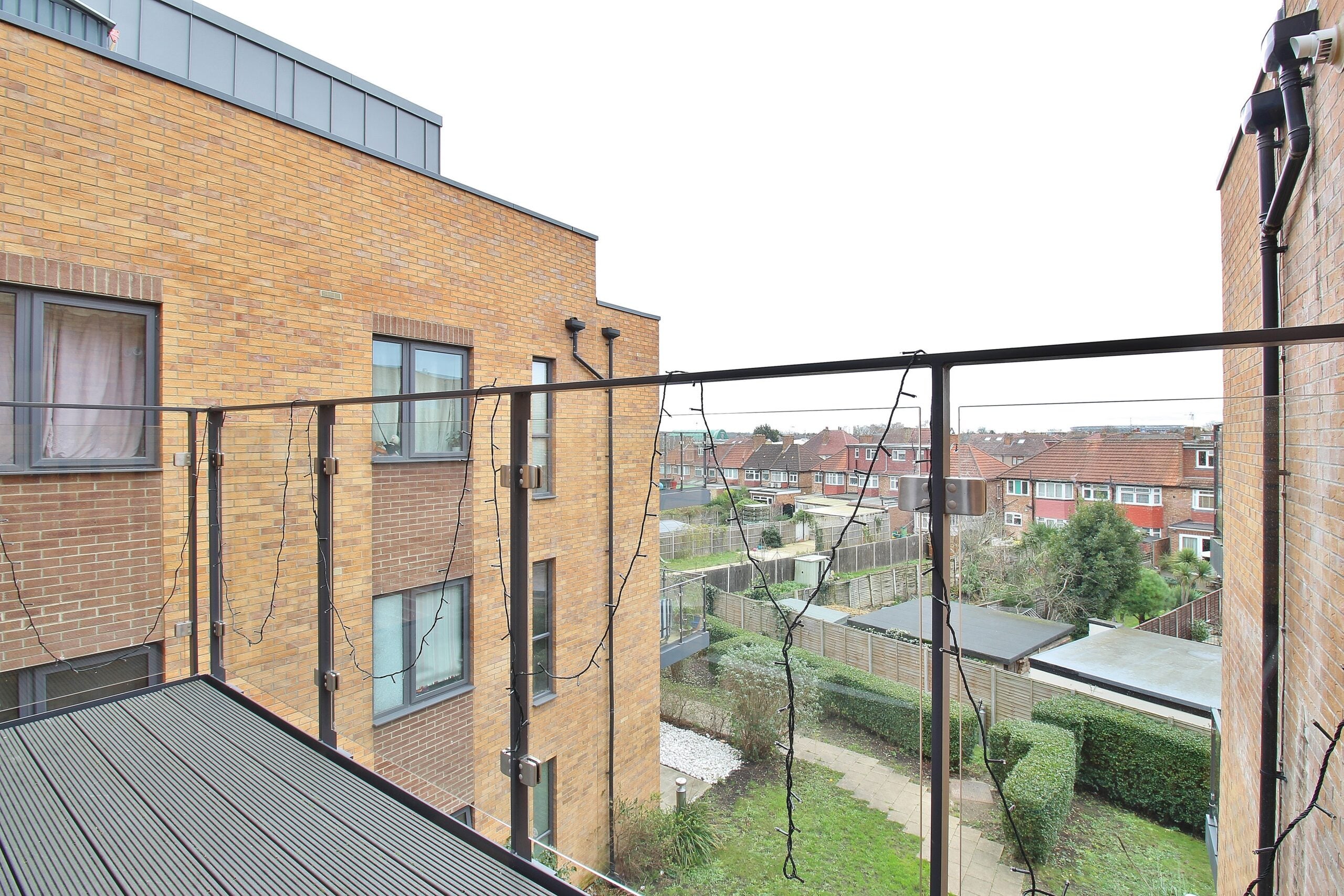 Flat Swift Alley in Greater London