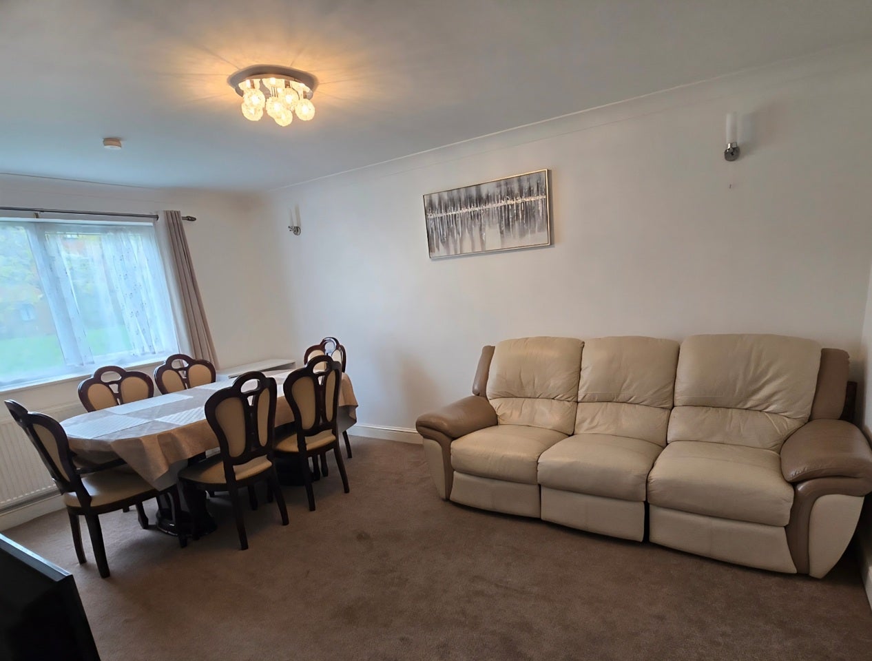 Flat Evergreen Way in Greater London