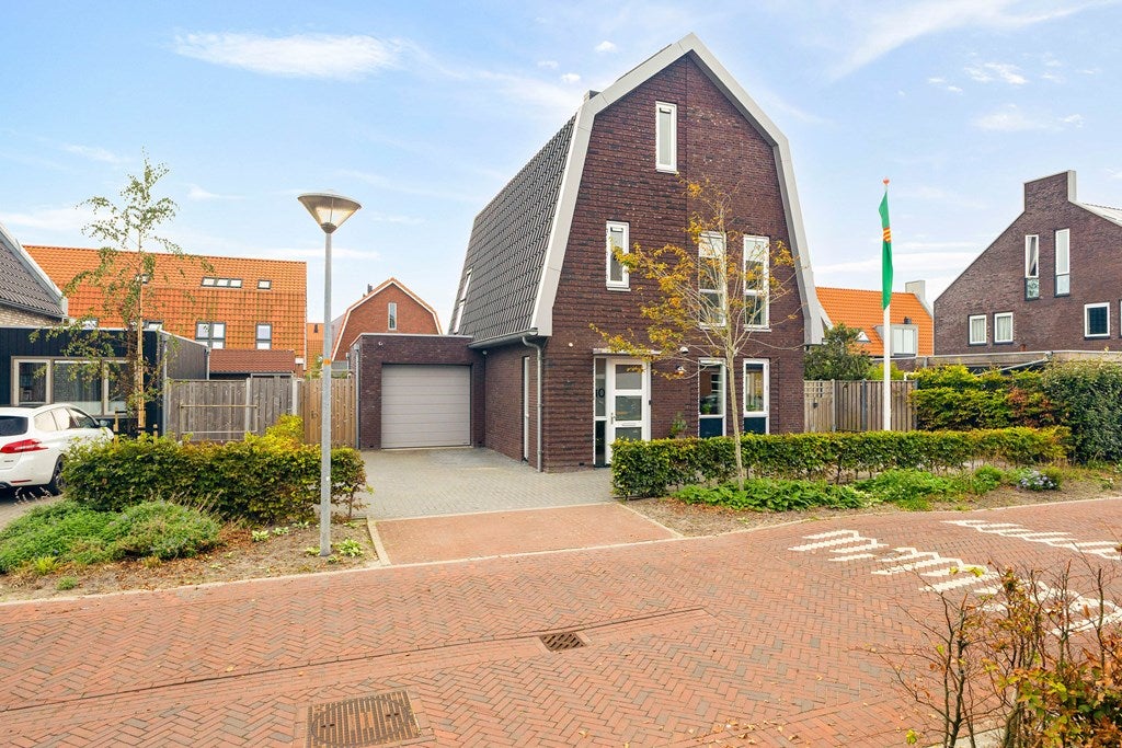 Huis Koningin Máximalaan 10 in Julianadorp