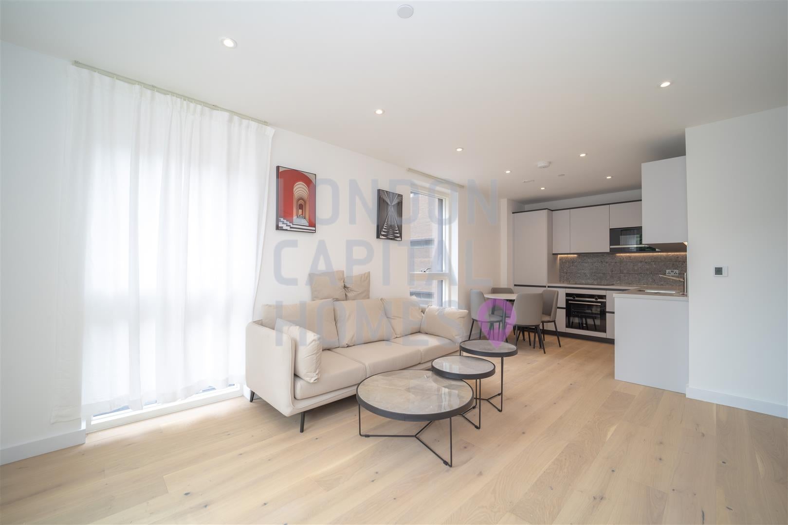 Flat Gordon Road in Greater London