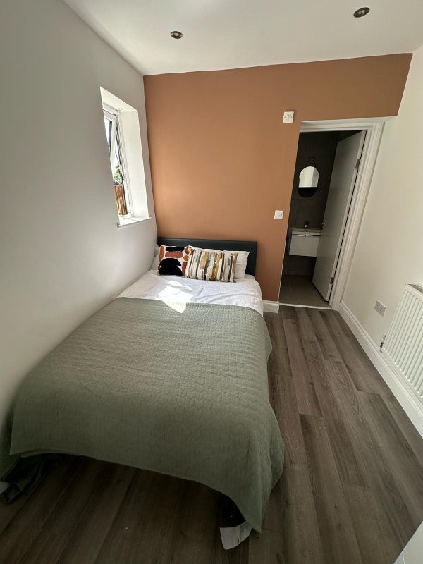 Room Bramford Road in Ipswich